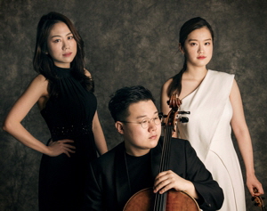 Lux Trio bearb 300 px1